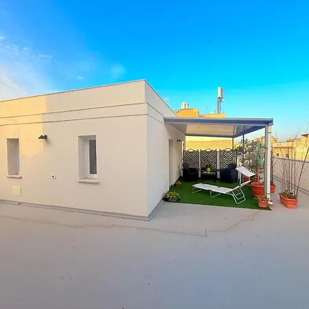 Terrace Apartment *